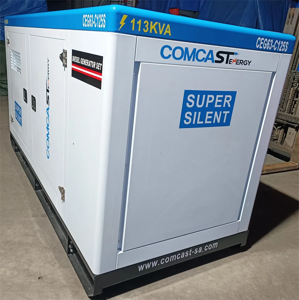 Planta 100 kW Super Silent, vista 3/4 en fábrica