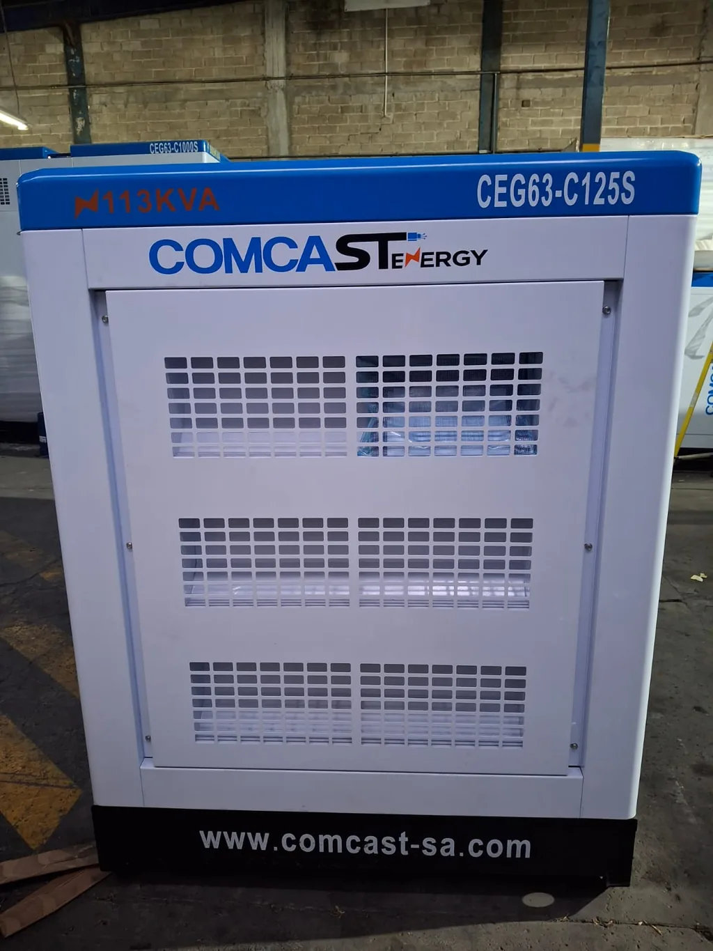 Planta 100 kW, vista del radiador, modelo CEG63-C125S de 100 kW