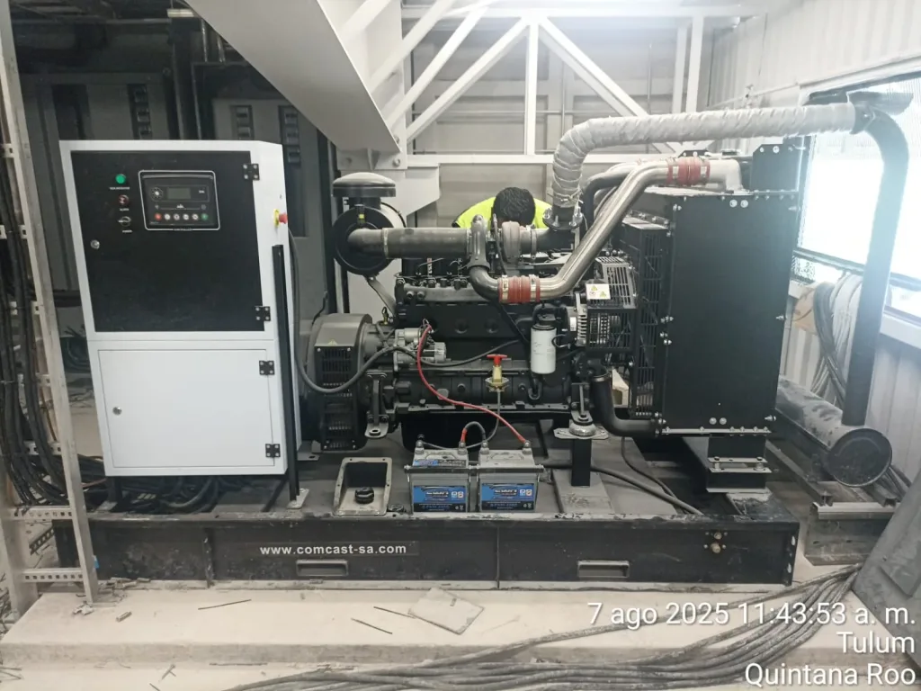 Planta eléctrica Comcast Energy Planta tipo abierto en cuarto de máquinas, Tulum