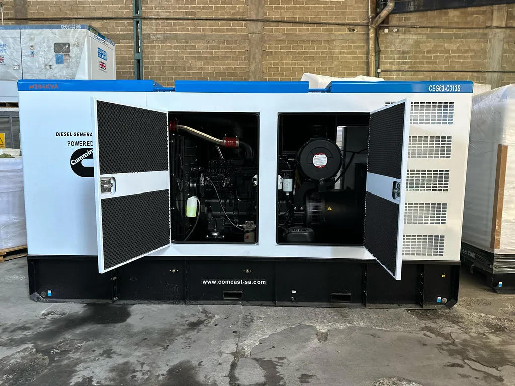 Planta grande con puertas abiertas, lado de control, planta de 250 kW