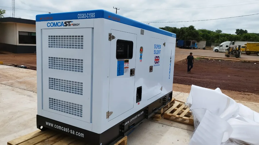 Planta eléctrica Comcast Energy Super Silent de 125 kW recién entregada en sitio abierto